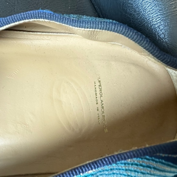 Superglamourous peacock feather design loafers. - Picture 5 of 5